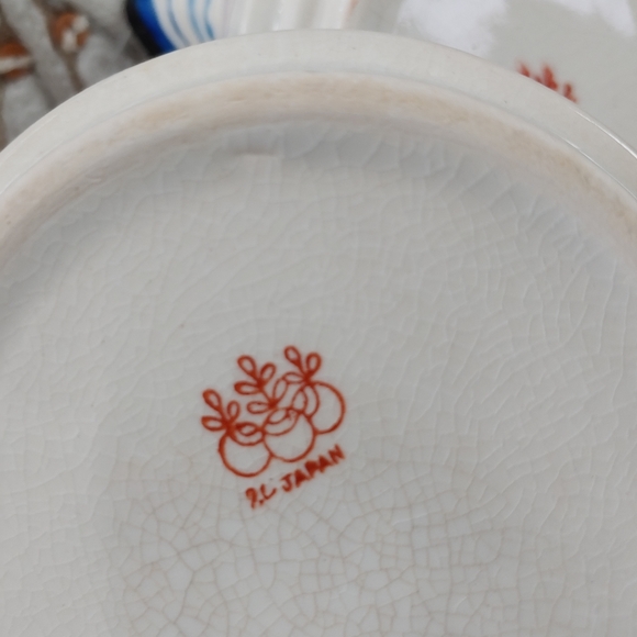 ***SOLD*** Retro Vintage Stacked Cream & Sugar (w/out Teapot) - Picture 6 of 8